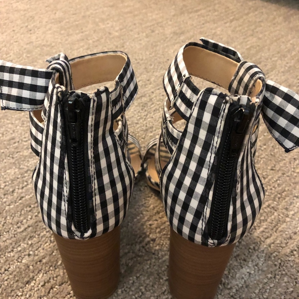 Heels - Picture 4 of 5